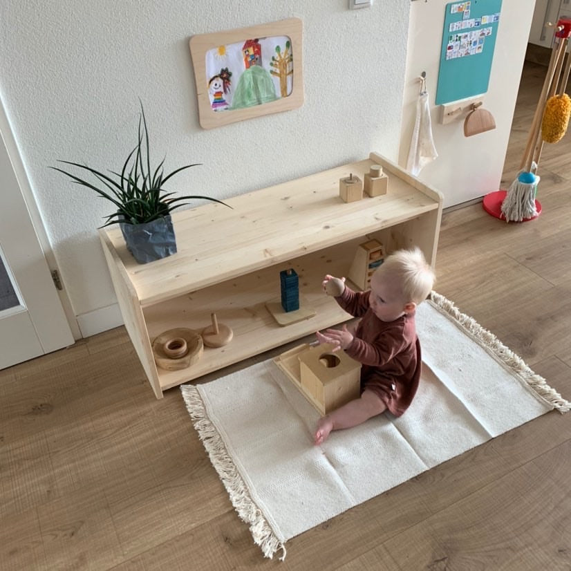 Étagère basse bébé Montessori Manine