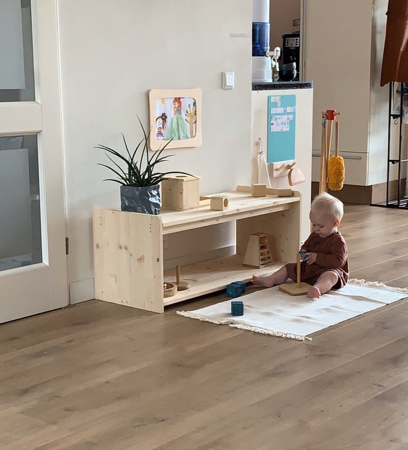 Étagère basse bébé Montessori Manine