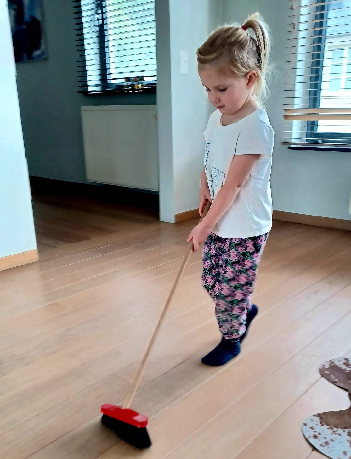 Children's Indoor Broom – Manine Montessori