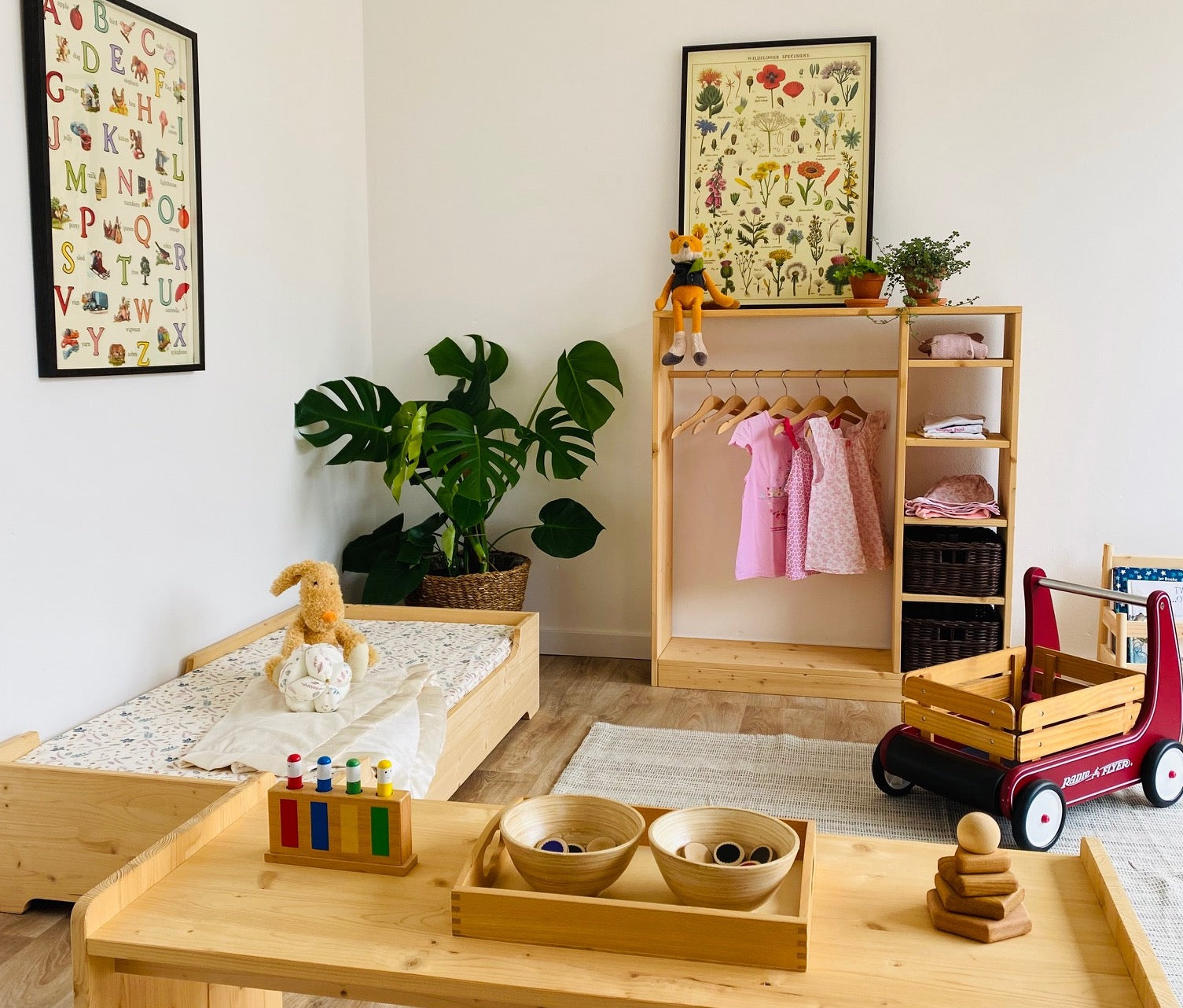 Montessori hotsell nursery furniture