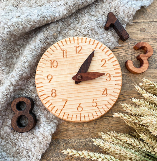 Horloge d'apprentissage en bois