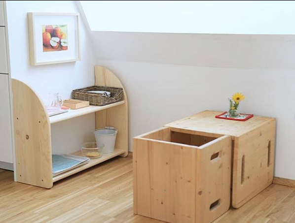 Manine Montessori Würfelstuhl-Set (1 klein + 1 groß) – Entwöhnungstisch und Stuhl