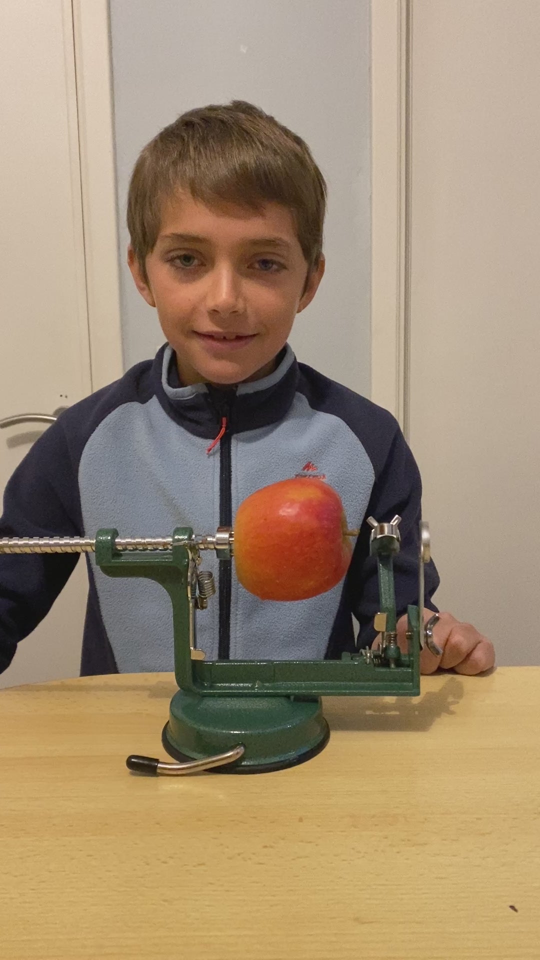 Apple Slicer - Montessori Services